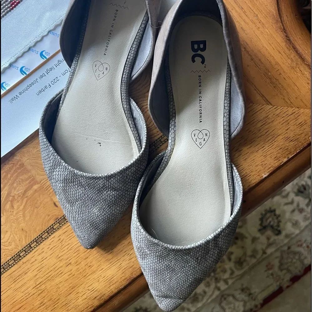 ADAPTABLE FLAT from Stitch Fix! Matches so much!